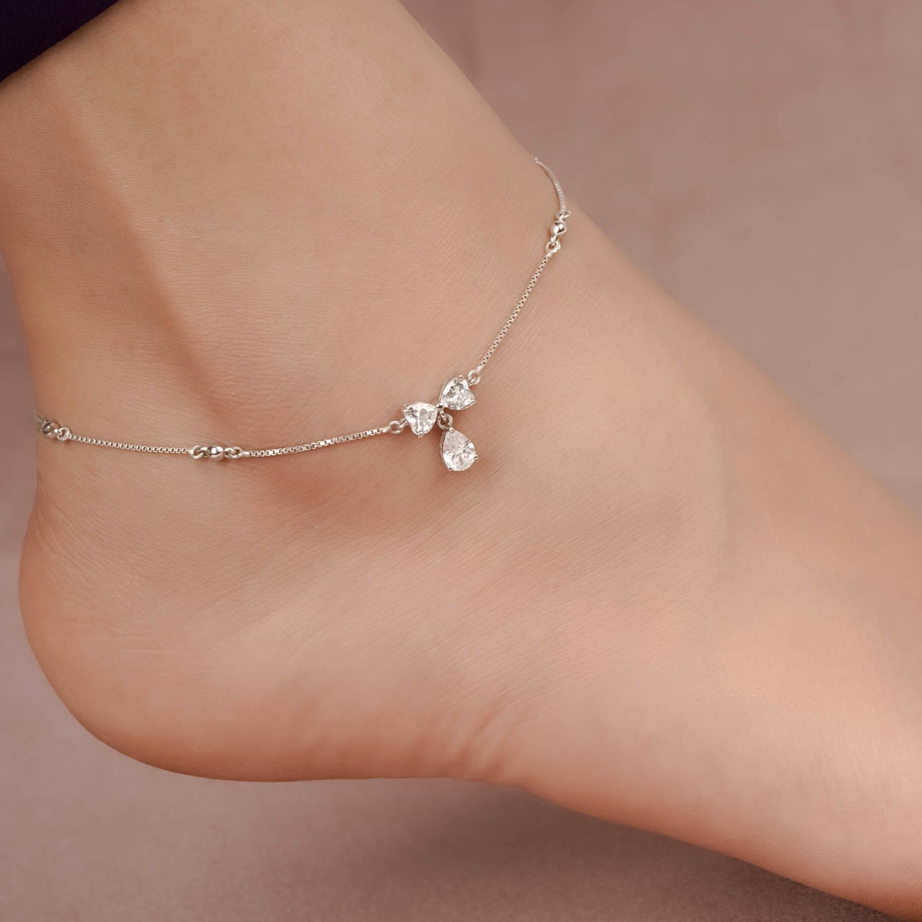 Silver Heart Teardrop Bow Anklet - Main Image