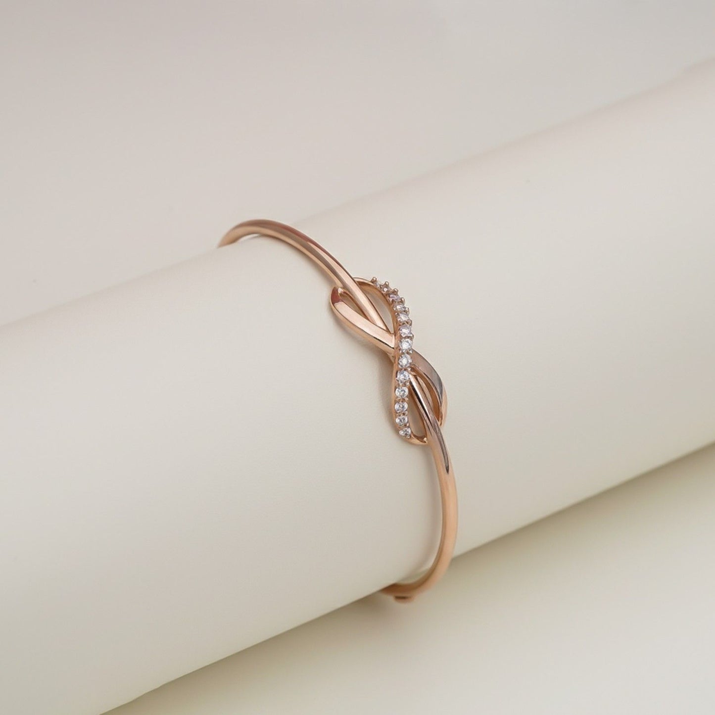 Rose Gold Glittering Zirconia Infinity Bangle