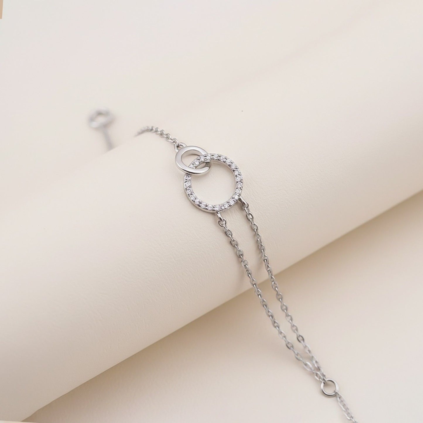 Silver Interlocking Circle Bracelet