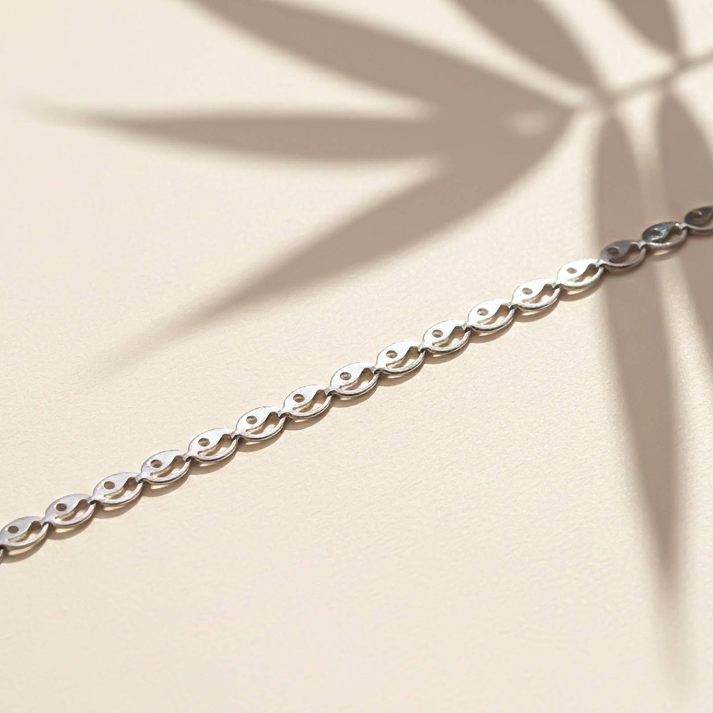 Silver Eye Oval Linking Bracelet