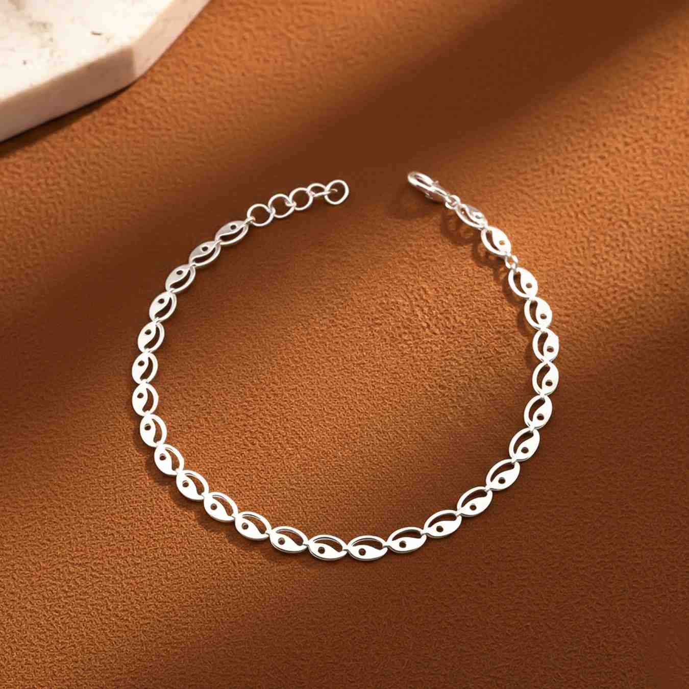 Silver Eye Oval Linking Bracelet