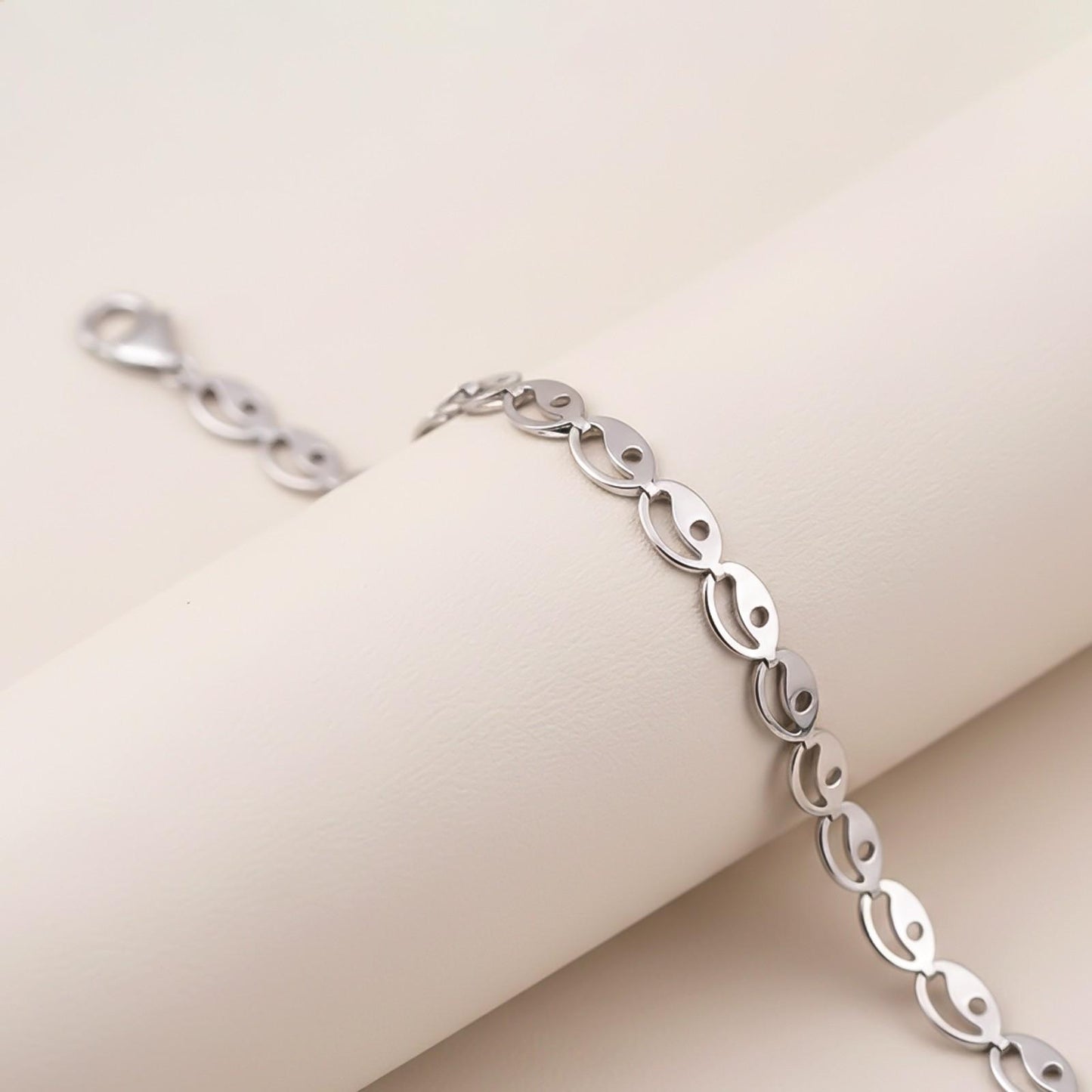 Silver Eye Oval Linking Bracelet