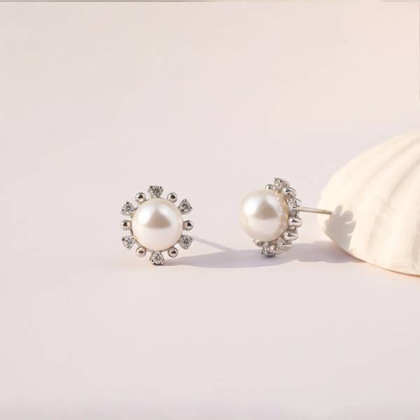 Silver Pearl Petal Earrings