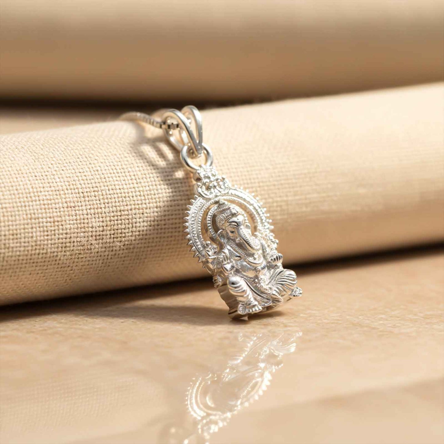 Silver Shree Ganesha Sitting Pendant