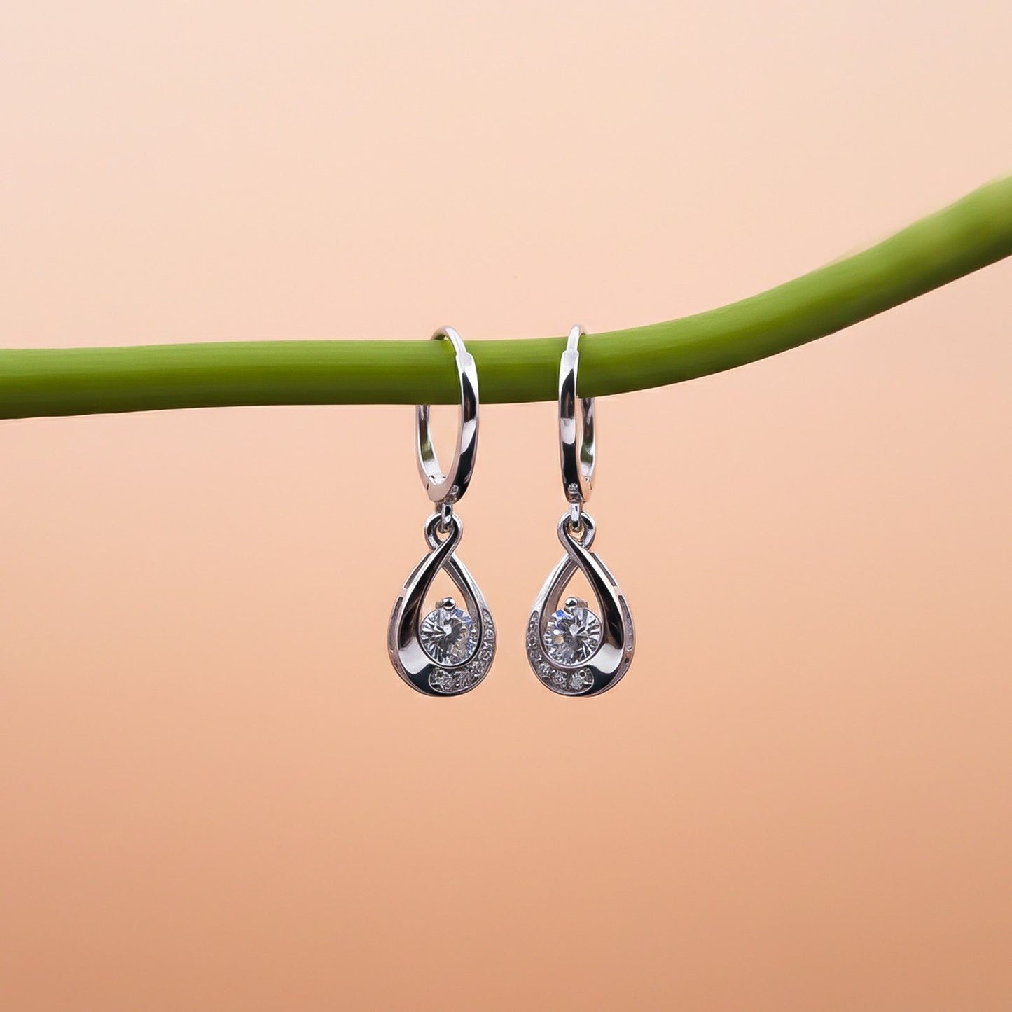 0.25Ct Moissanite Hollow Waterdrop Earrings