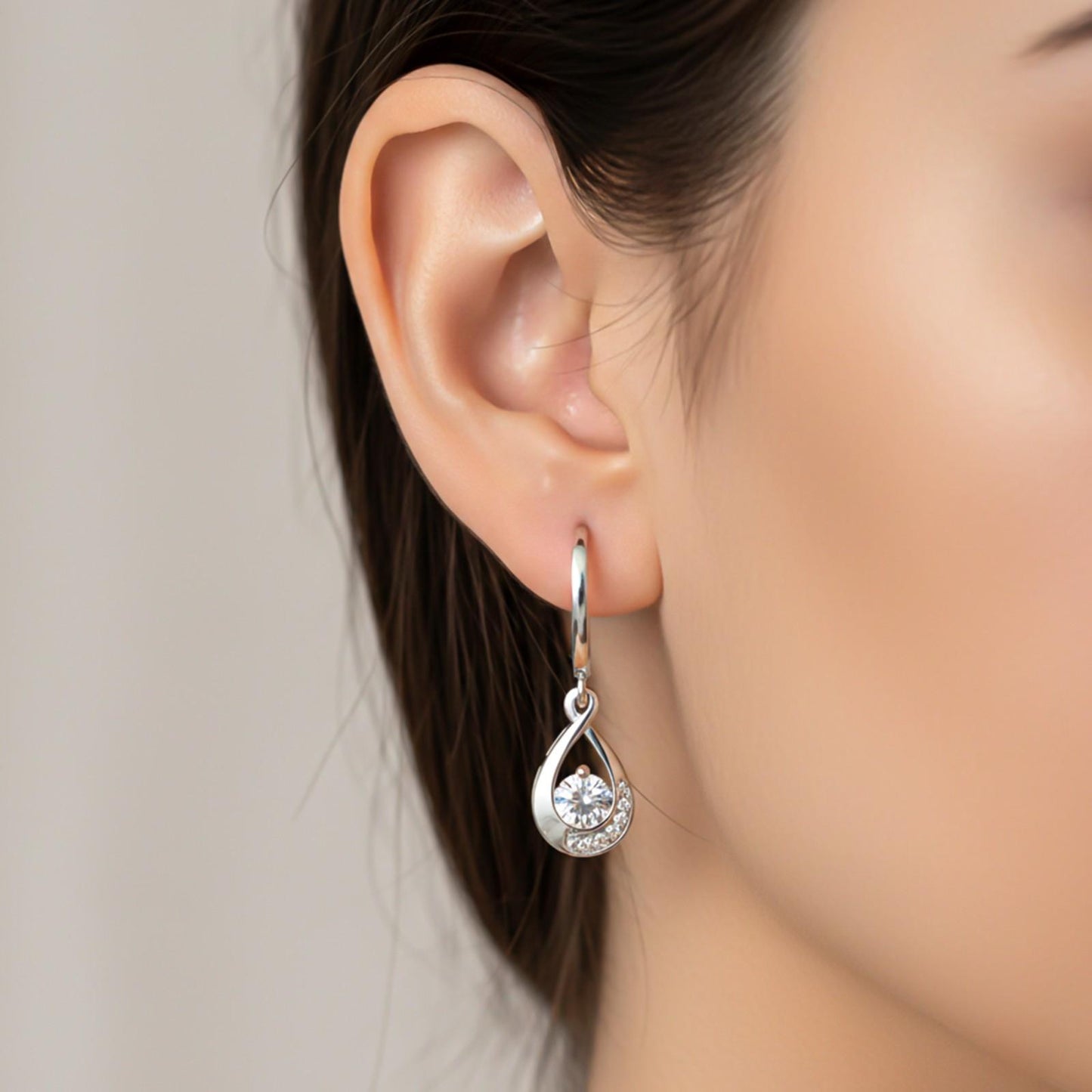 0.25Ct Moissanite Hollow Waterdrop Earrings