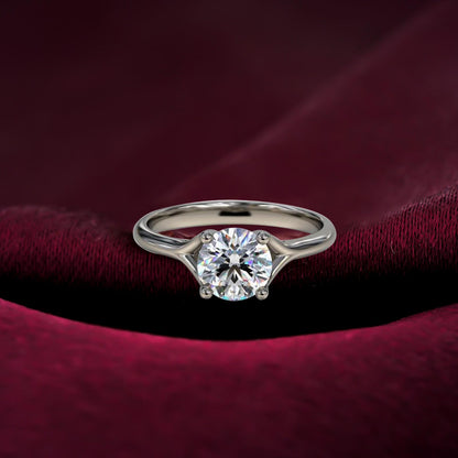 1.50Ctw Round Moissanite Crimson Ring