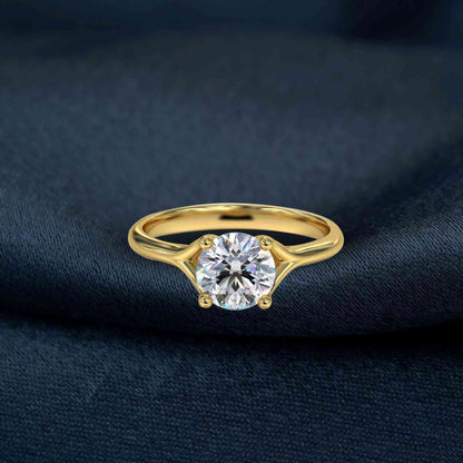 1.50Ctw Round Moissanite Crimson Ring