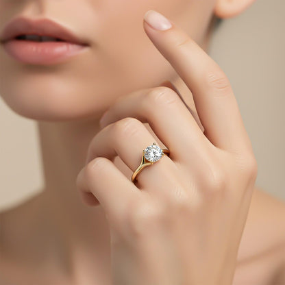 1.50Ctw Round Moissanite Crimson Ring