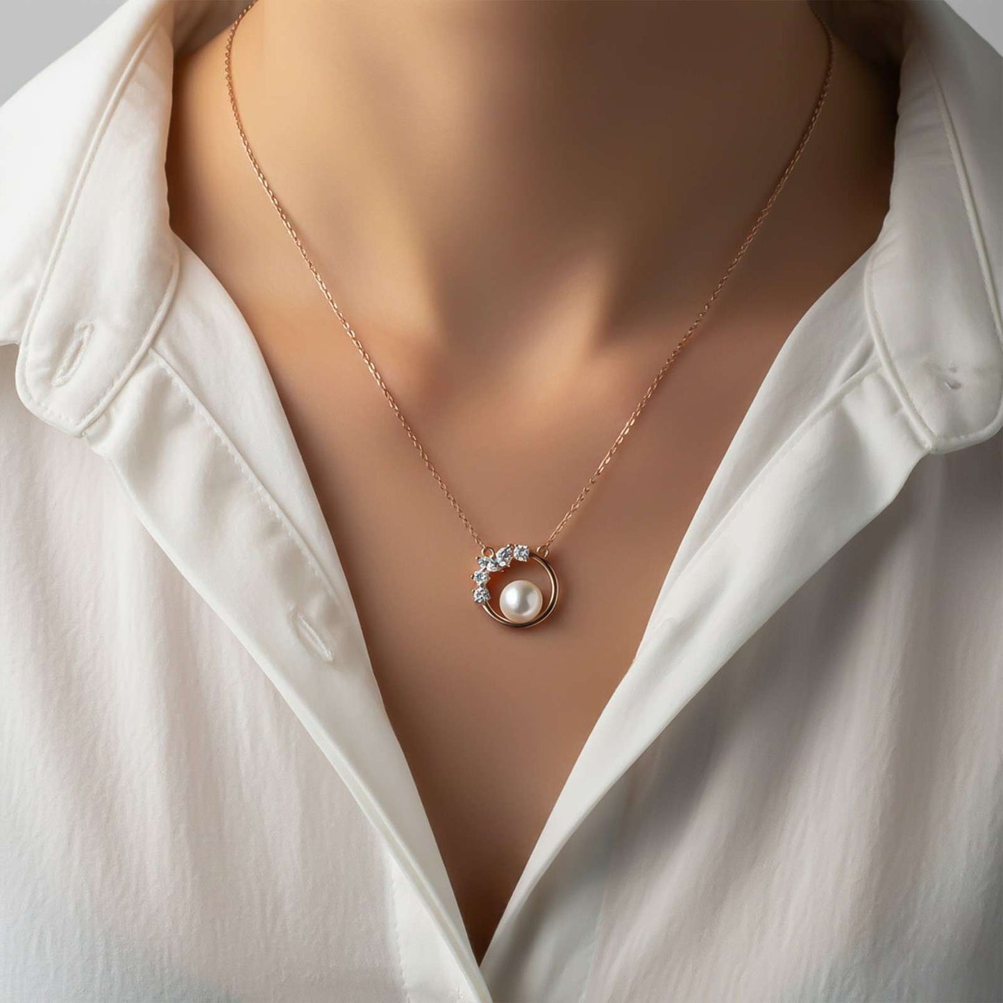 Rose Gold Pearl Circle Shape Necklace