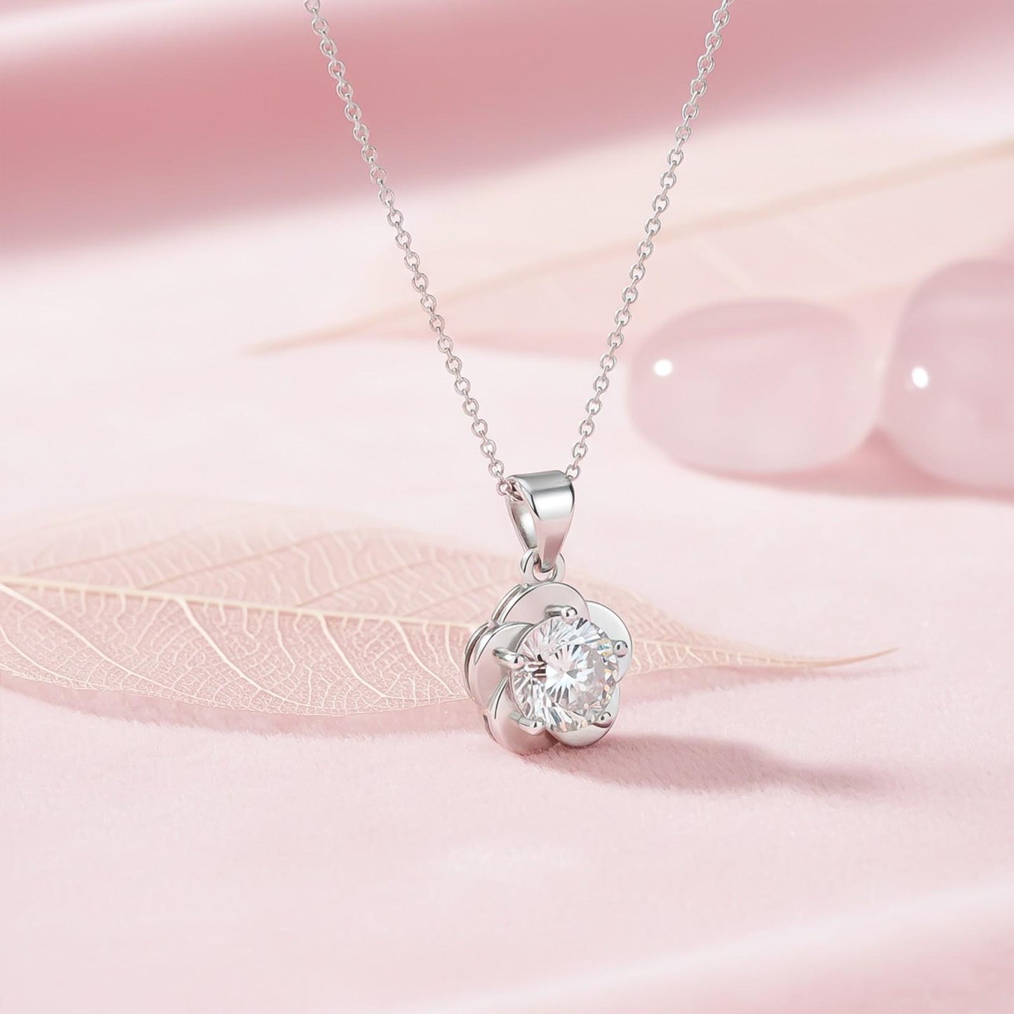 Silver Floral Flower Solitaire Pendant