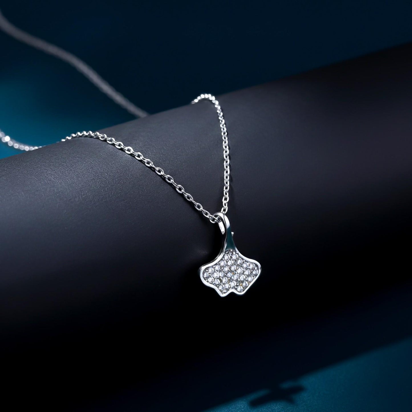 Silver Ginko Leaf Pendant With Chain