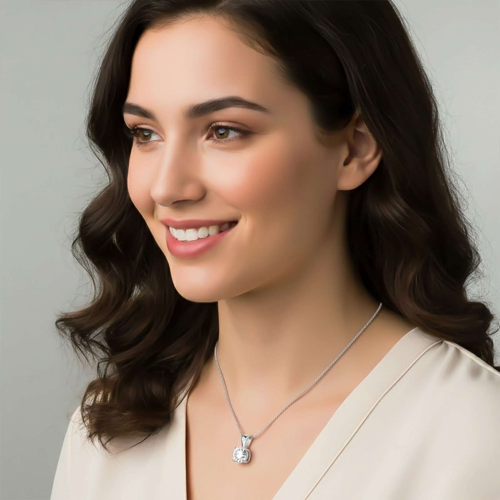 Silver Round Classic Pendant With Chain