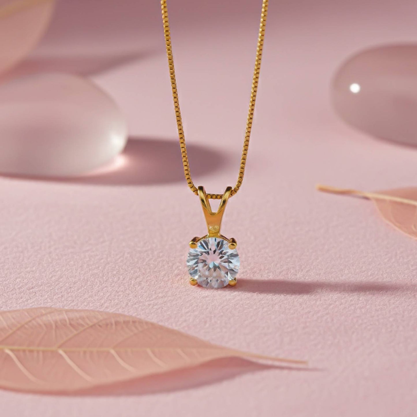 Golden Round Classic Pendant With Chain