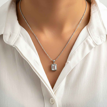 Silver Luxurious Emerald Solitaire Pendant