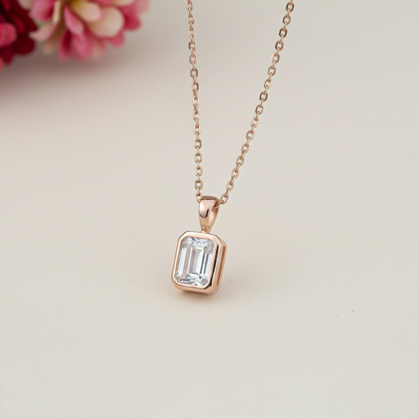 Rose Gold Luxurious Emerald Solitaire Pendant
