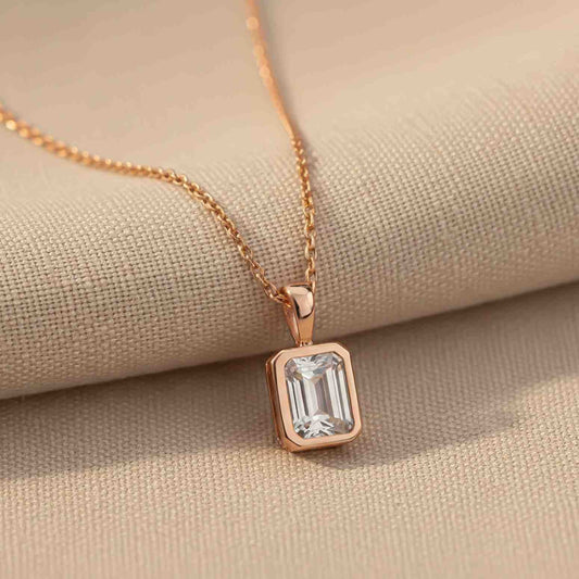 Rose Gold Luxurious Emerald Solitaire Pendant