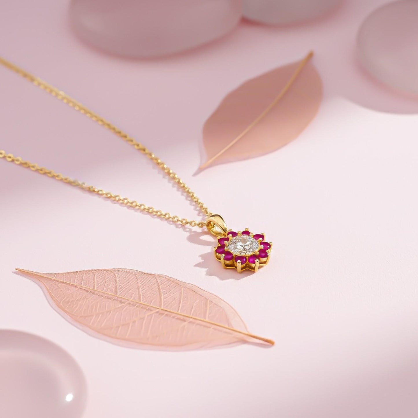 Golden Flory Penache Pendant
