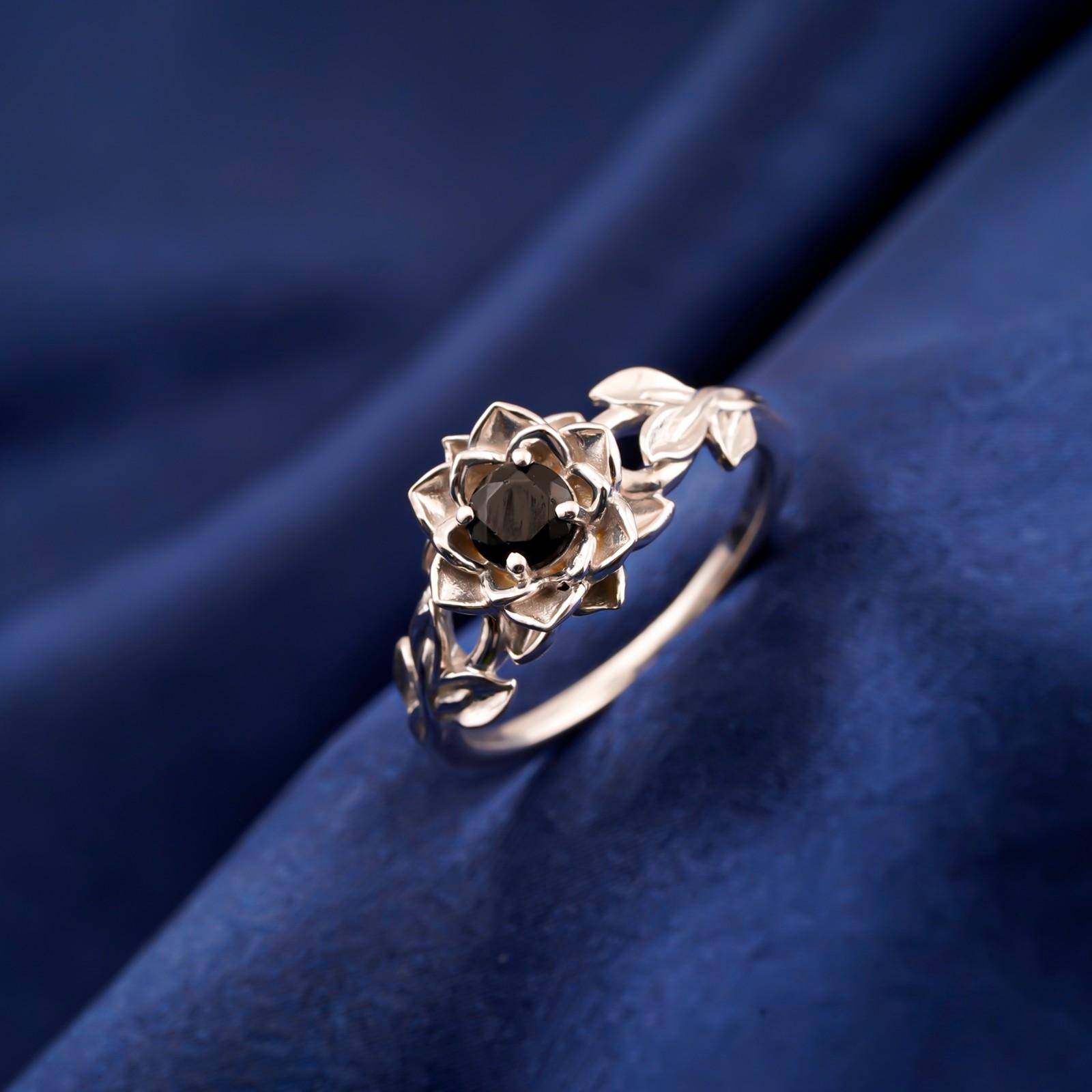 Silver Black Onyx Floral Vintage Ring
