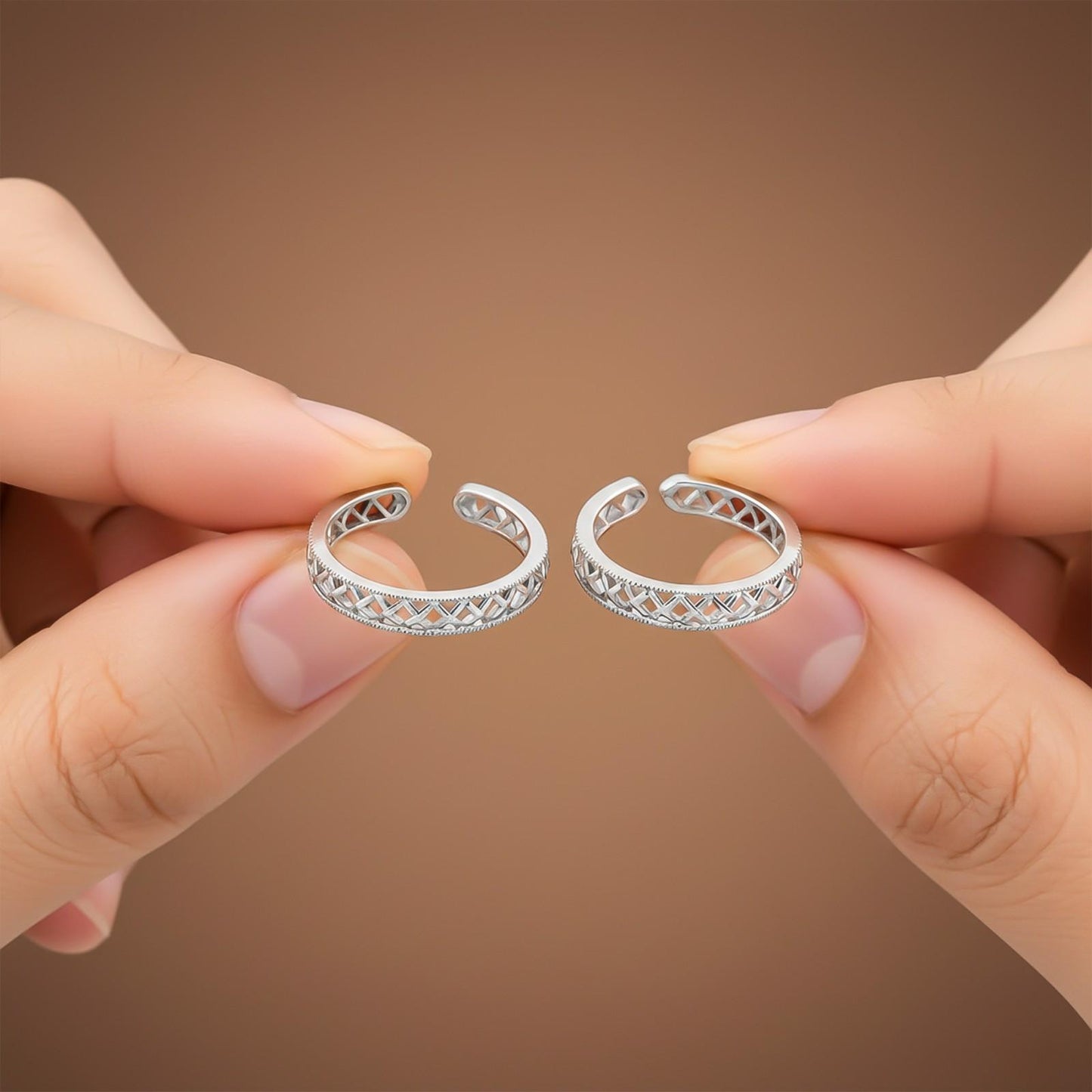 Silver Alluring Carvings Toe Rings