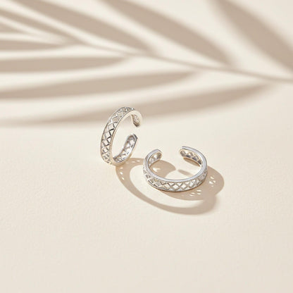 Silver Alluring Carvings Toe Rings