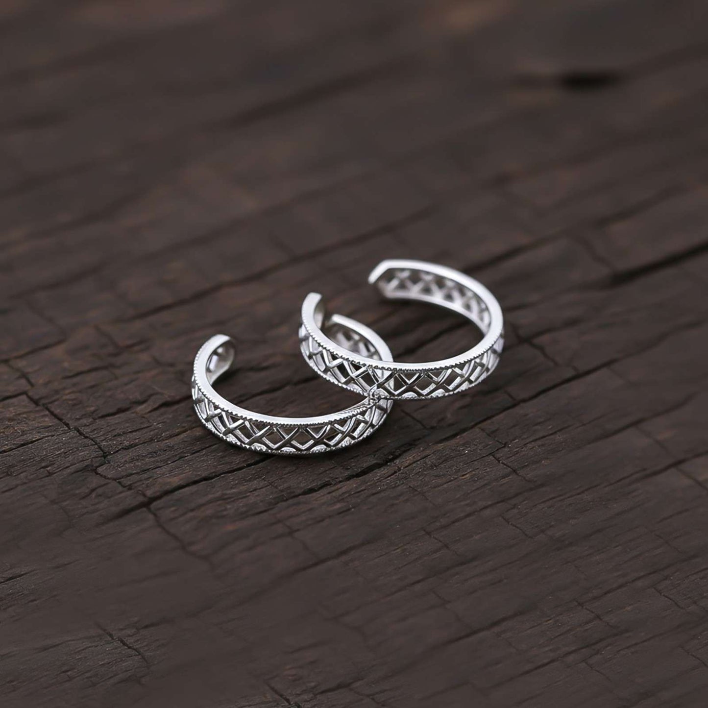 Silver Alluring Carvings Toe Rings
