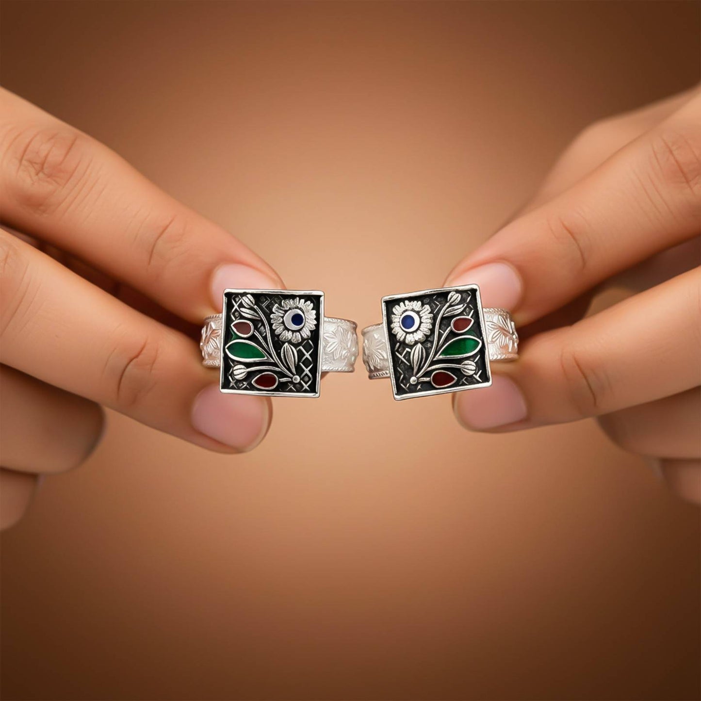 Silver Flowers Design Toe Rings For Womens